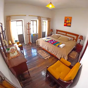 Colonial House ** Quito